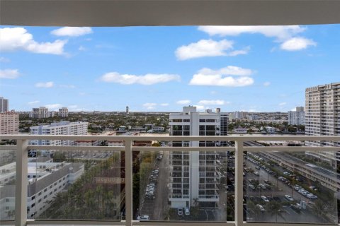 Copropriété à vendre à Hallandale Beach, Floride: 2 chambres, 121.89 m2 № 1862904 - photo 5