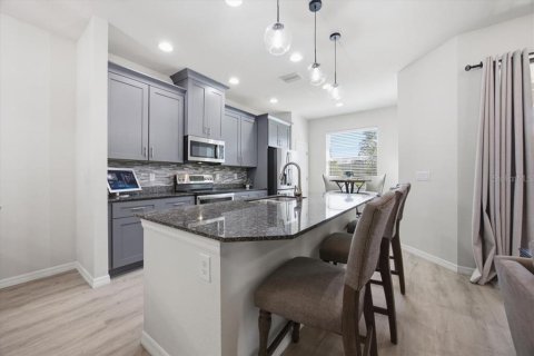 Touwnhouse à vendre à Wesley Chapel, Floride: 3 chambres, 162.39 m2 № 2429109 - photo 8