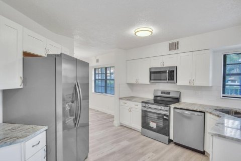Condo in Boca Raton, Florida, 3 bedrooms  № 2081456 - photo 9
