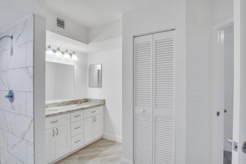Condo in Boca Raton, Florida, 3 bedrooms  № 2081456 - photo 29
