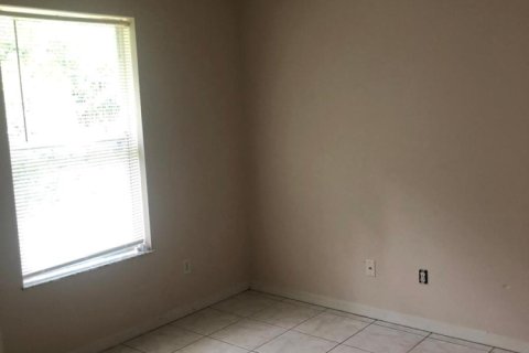 House in Port St. Lucie, Florida 4 bedrooms, 160.54 sq.m. № 2087136 - photo 8