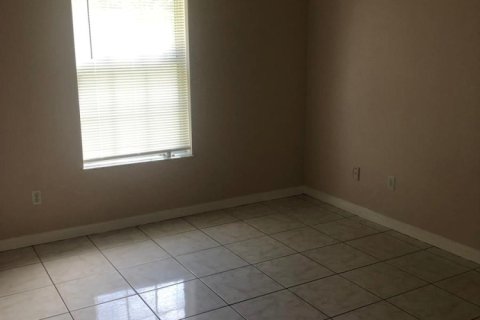 House in Port St. Lucie, Florida 4 bedrooms, 160.54 sq.m. № 2087136 - photo 5