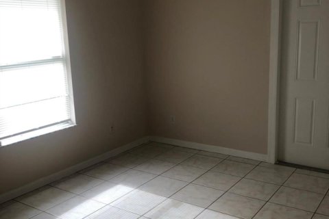 House in Port St. Lucie, Florida 4 bedrooms, 160.54 sq.m. № 2087136 - photo 6
