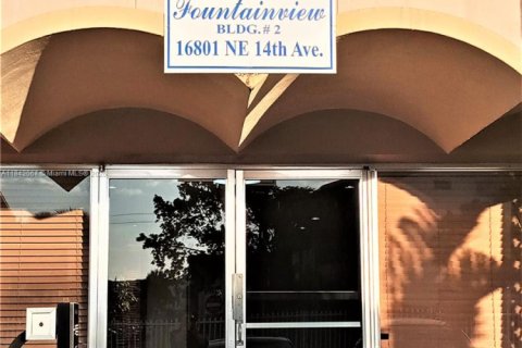 Condo in Miami, Florida, 2 bedrooms № 1840868 - photo 16