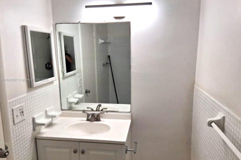 Copropriété à louer à Miami, Floride: 2 chambres, 93.65 m2 № 1840868 - photo 21