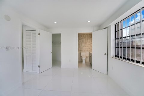 Снять в аренду кондоминиум в Майами, Флорида 2 спальни, 56.48м2, № 1992527 - фото 13