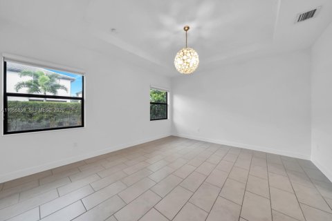 Casa en venta en Miami, Florida, 3 dormitorios, 183.67 m2 № 2009875 - foto 13