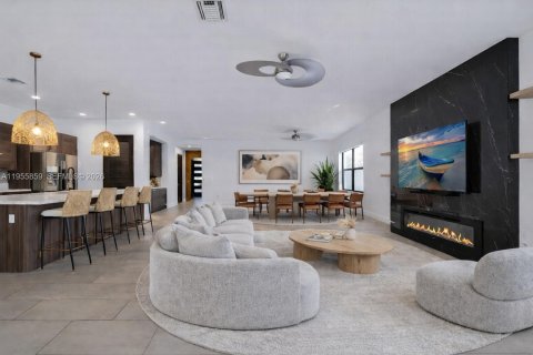 Casa en venta en Miami, Florida, 3 dormitorios, 183.67 m2 № 2009875 - foto 5