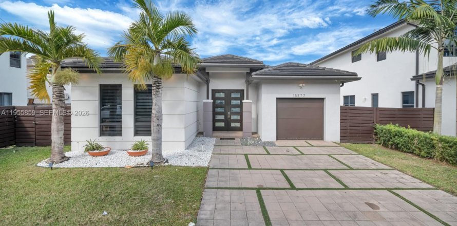 Casa en Miami, Florida 3 dormitorios, 183.67 m2 № 2009875