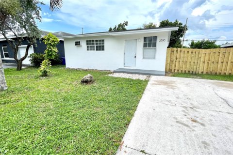 Villa ou maison à louer à Pompano Beach, Floride: 2 chambres, 66.89 m2 № 2001090 - photo 2