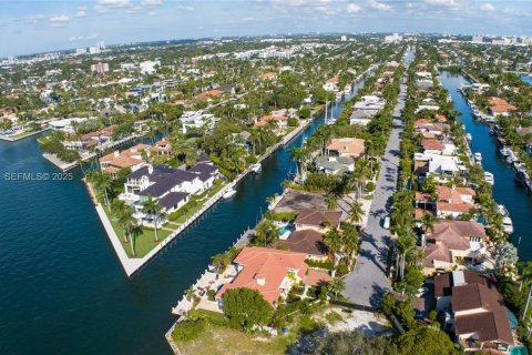 House in Fort Lauderdale, Florida 4 bedrooms, 432 sq.m. № 1990505 - photo 4