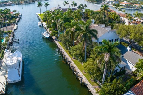 House in Fort Lauderdale, Florida 4 bedrooms, 432 sq.m. № 1990505 - photo 2