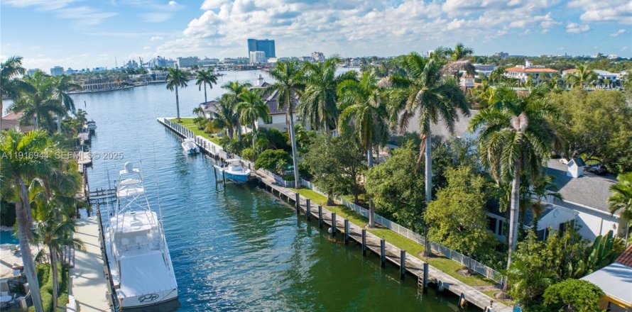 House in Fort Lauderdale, Florida 4 bedrooms, 432 sq.m. № 1990505
