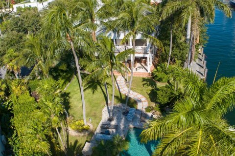 House in Fort Lauderdale, Florida 4 bedrooms, 432 sq.m. № 1990505 - photo 9