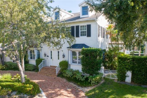 House in Fort Lauderdale, Florida 4 bedrooms, 432 sq.m. № 1990505 - photo 17