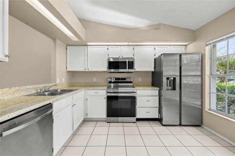 Townhouse in Orlando, Florida 3 bedrooms, 106.74 sq.m. № 2093804 - photo 17