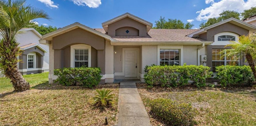 Townhouse in Orlando, Florida 3 bedrooms, 106.74 sq.m. № 2093804