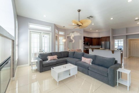House in Port St. Lucie, Florida 3 bedrooms, 227.52 sq.m. № 2247967
