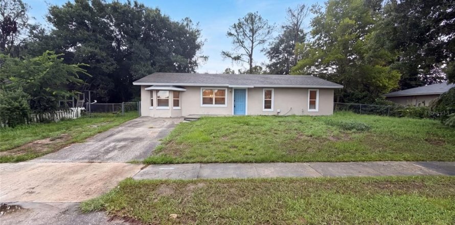 House in Apopka, Florida 3 bedrooms, 130.06 sq.m. № 2227774