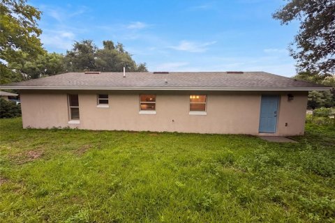 House in Apopka, Florida 3 bedrooms, 130.06 sq.m. № 2227774 - photo 5
