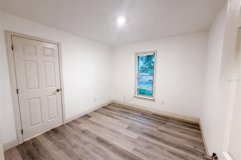 House in Apopka, Florida 3 bedrooms, 130.06 sq.m. № 2227774 - photo 4
