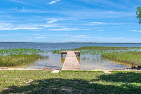 House in Lake Wales, Florida 2 bedrooms, 130.06 sq.m. № 2156373 - photo 3