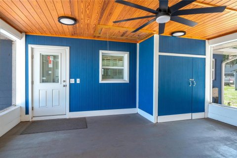 House in Lake Wales, Florida 2 bedrooms, 130.06 sq.m. № 2156373 - photo 4
