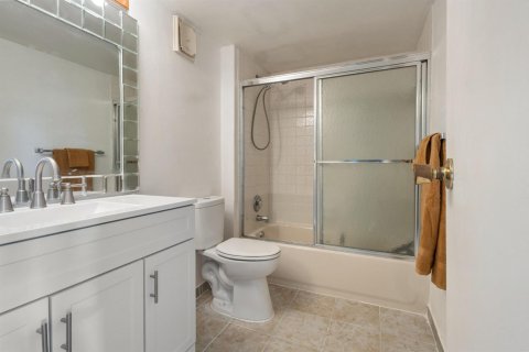 Купить кондоминиум в Маргит, Флорида 3 комнаты, 68.56м2, № 2083521 - фото 9