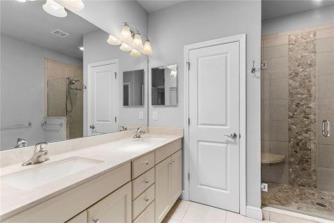 Townhouse in Palm Harbor, Florida 3 bedrooms, 215.9 sq.m. № 2157501 - photo 23