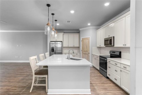 Townhouse in Palm Harbor, Florida 3 bedrooms, 215.9 sq.m. № 2157501 - photo 14