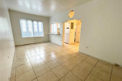 Studio à Condo à Miami Beach, Floride № 2266188