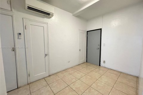 Copropriété à louer à Miami Beach, Floride: 30.19 m2 № 2266188 - photo 5
