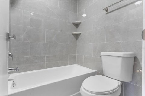 Adosado en alquiler en Tampa, Florida, 2 dormitorios, 110.37 m2 № 1857936 - foto 6