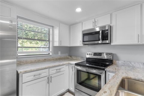 Adosado en alquiler en Tampa, Florida, 2 dormitorios, 110.37 m2 № 1857936 - foto 16