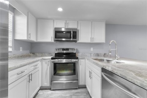 Adosado en alquiler en Tampa, Florida, 2 dormitorios, 110.37 m2 № 1857936 - foto 30
