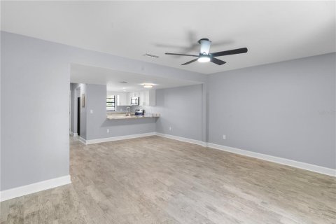 Adosado en alquiler en Tampa, Florida, 2 dormitorios, 110.37 m2 № 1857936 - foto 13