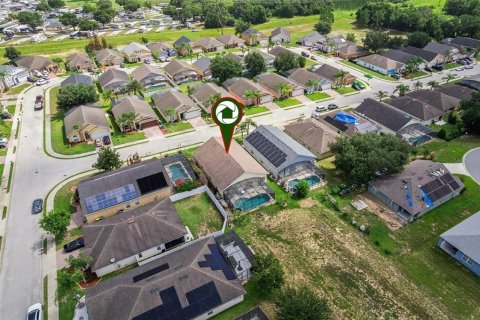 House in Davenport, Florida 4 bedrooms, 171.31 sq.m. № 2236539 - photo 25