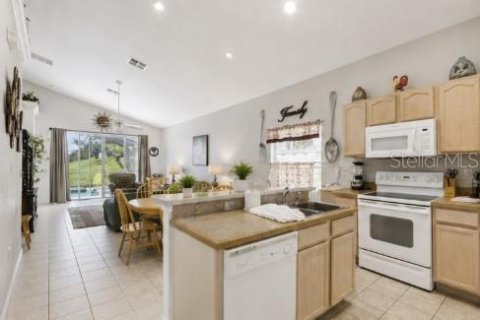 House in Davenport, Florida 4 bedrooms, 171.31 sq.m. № 2236539 - photo 7