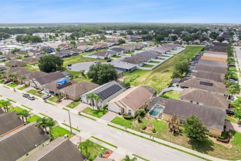 House in Davenport, Florida 4 bedrooms, 171.31 sq.m. № 2236539 - photo 28