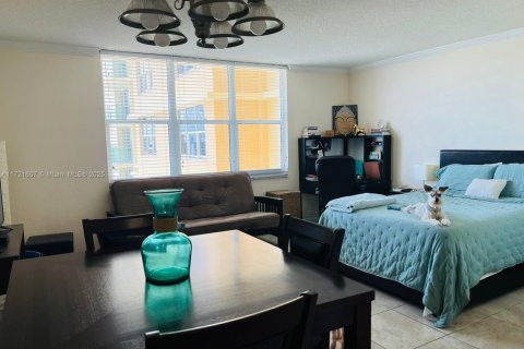 Condominio en venta en Hollywood, Florida, 45.15 m2 № 1472940 - foto 1