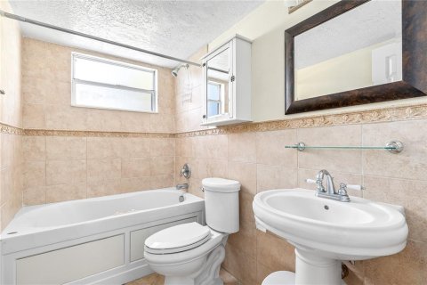 Купить кондоминиум в Киссимми, Флорида 4 комнаты, 119.57м2, № 1723529 - фото 9