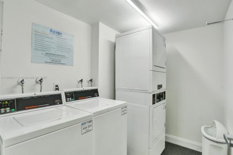 Condo in Fort Lauderdale, Florida, 1 bedroom  № 1865645 - photo 22