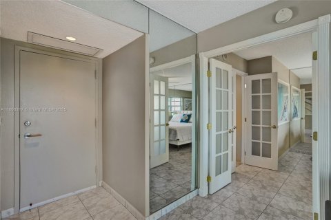 Condo in Fort Lauderdale, Florida, 1 bedroom  № 1865645 - photo 17