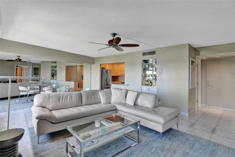 Condo in Fort Lauderdale, Florida, 1 bedroom  № 1865645 - photo 4
