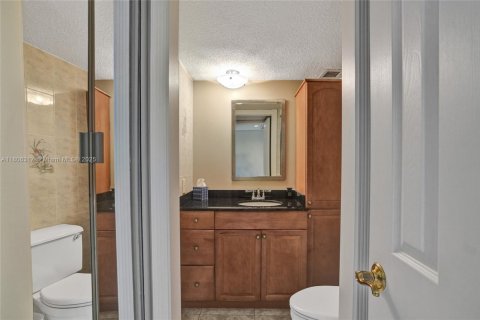 Condo in Fort Lauderdale, Florida, 1 bedroom  № 1865645 - photo 15