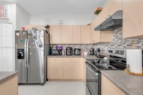 Townhouse in Homestead, Florida 3 bedrooms, 147.16 sq.m. № 2059795 - photo 10