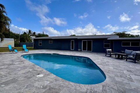 House in Wilton Manors, Florida 5 bedrooms, 164.9 sq.m. № 2083214 - photo 2