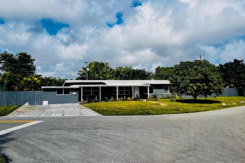 House in Wilton Manors, Florida 5 bedrooms, 164.9 sq.m. № 2083214 - photo 8