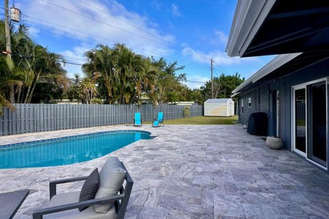 House in Wilton Manors, Florida 5 bedrooms, 164.9 sq.m. № 2083214 - photo 4