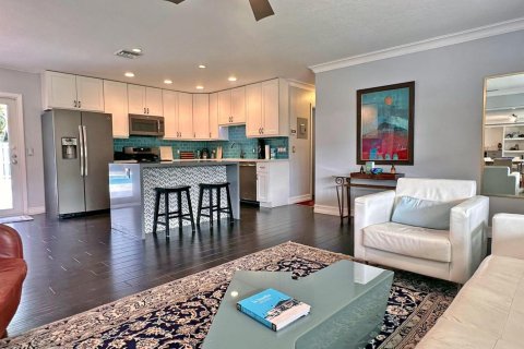 House in Wilton Manors, Florida 5 bedrooms, 164.9 sq.m. № 2083214 - photo 18